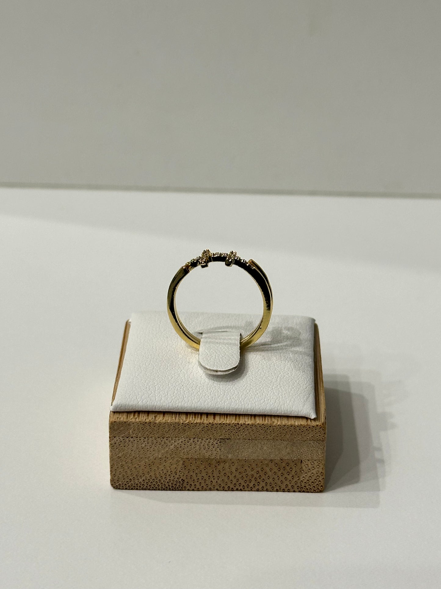 Bague dorée – Cross Elegance