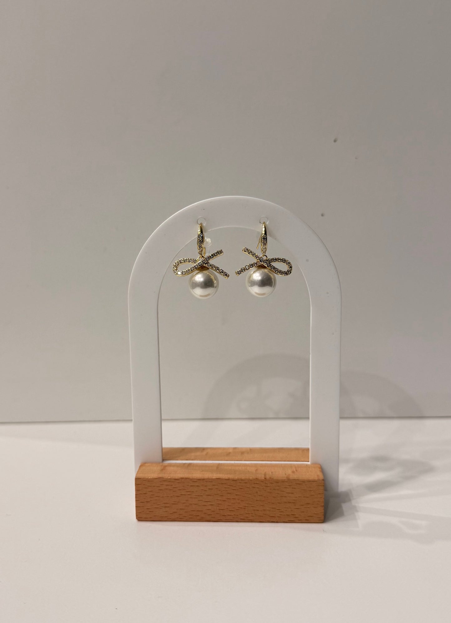 Boucles d’oreilles dorées – Pearl Ribbon