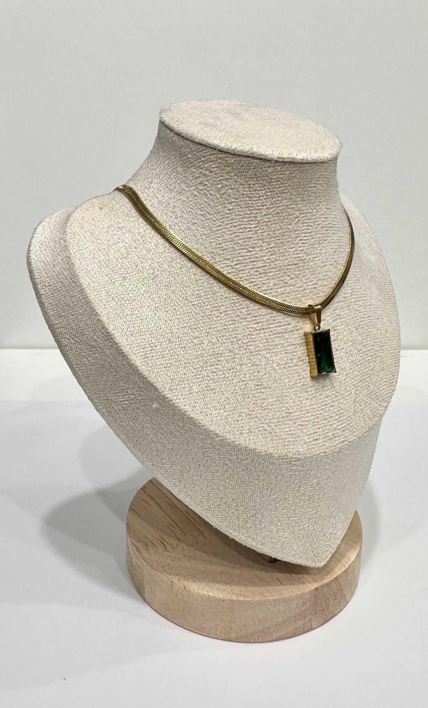 Collier doré – Emerald Glow