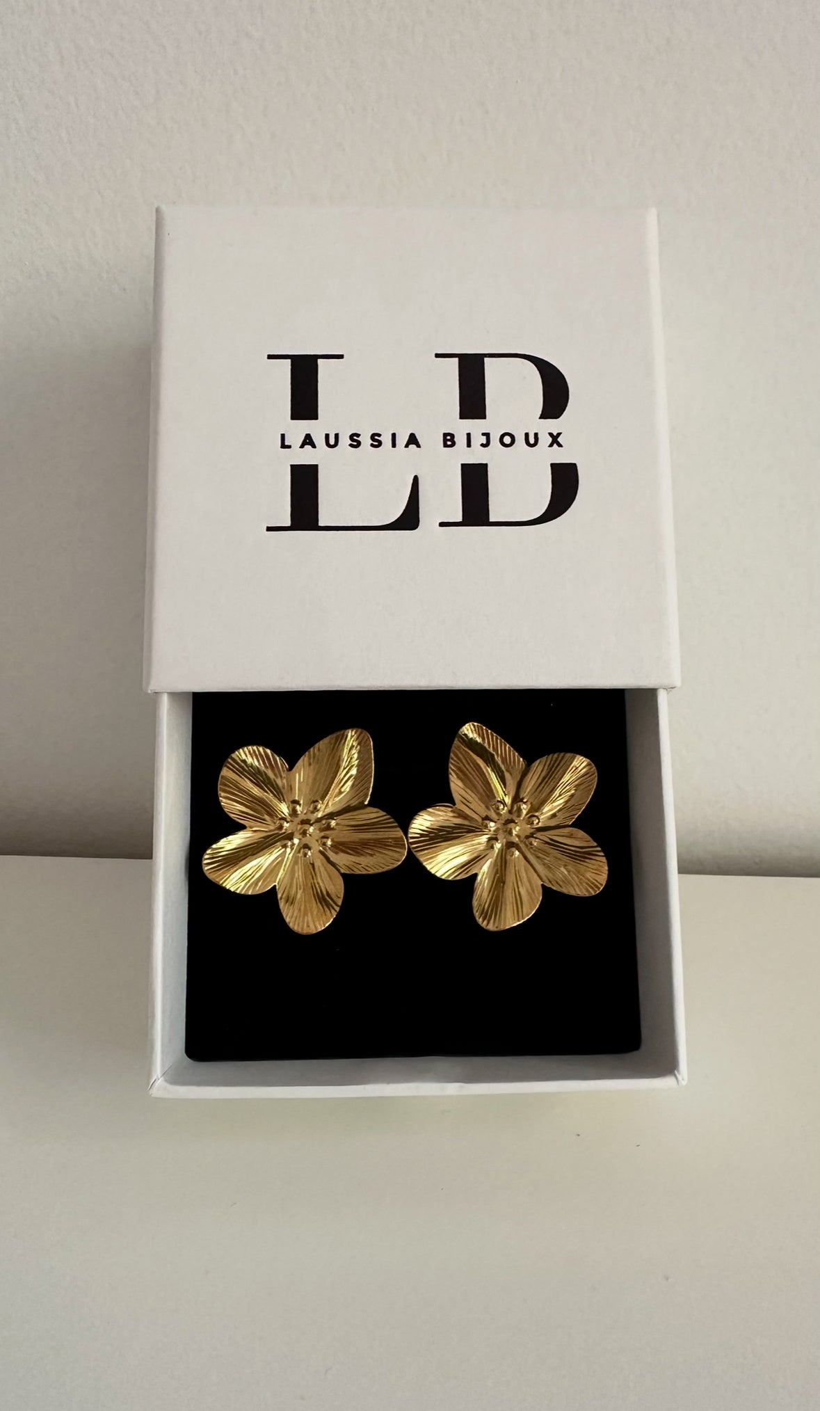 Boucles d’oreilles dorées – Golden Blossom